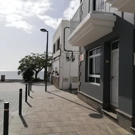 بيت للعطل La Orilla House Lajita