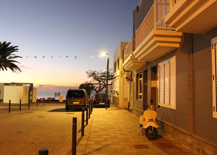 La Orilla House بيت للعطل Lajita