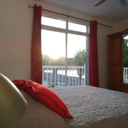 La Orilla House * Lajita