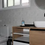 بيت للعطل La Orilla House