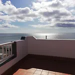 La Orilla House بيت للعطل