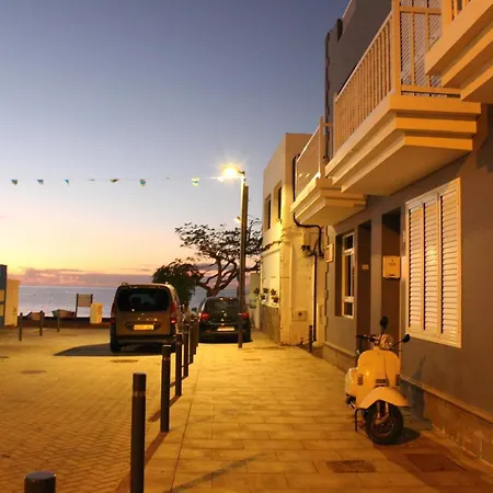 La Orilla House بيت للعطل Lajita